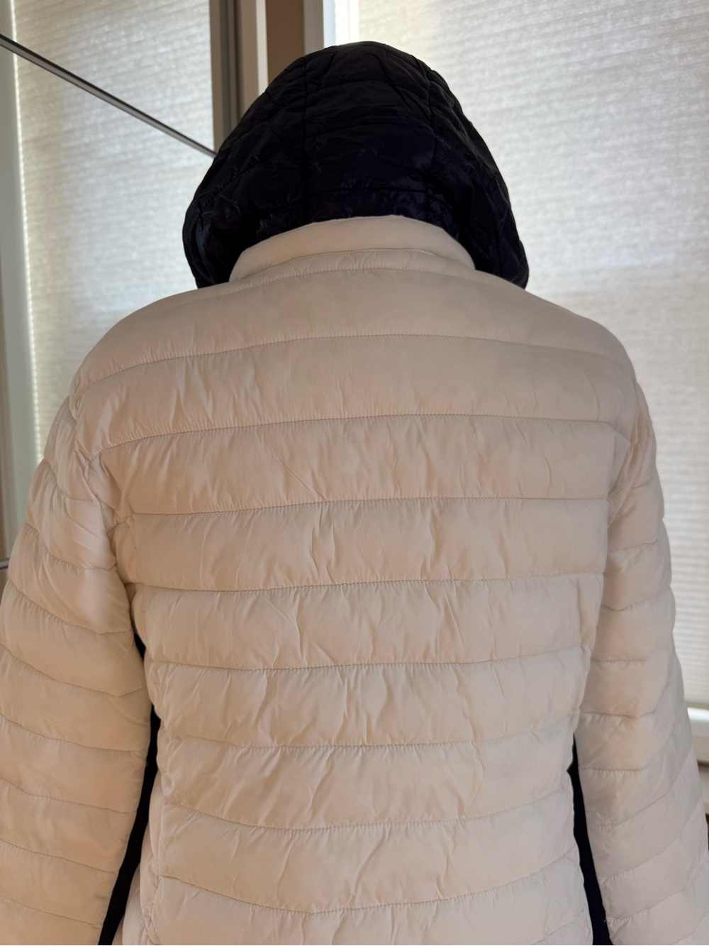 Tommy Hilfiger White Puffer Jacket with Navy Hood & Trim - Picture 3 of 5
